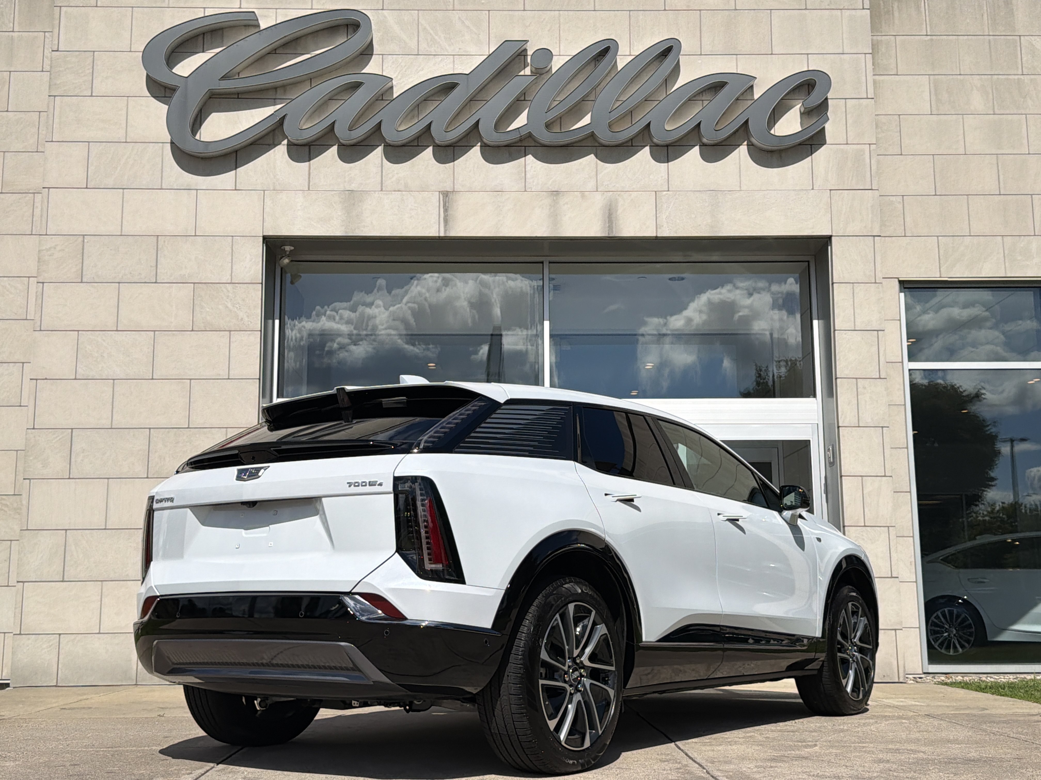 Used 2026 Cadillac Optiq Sport 1 AWD/4WD image 4