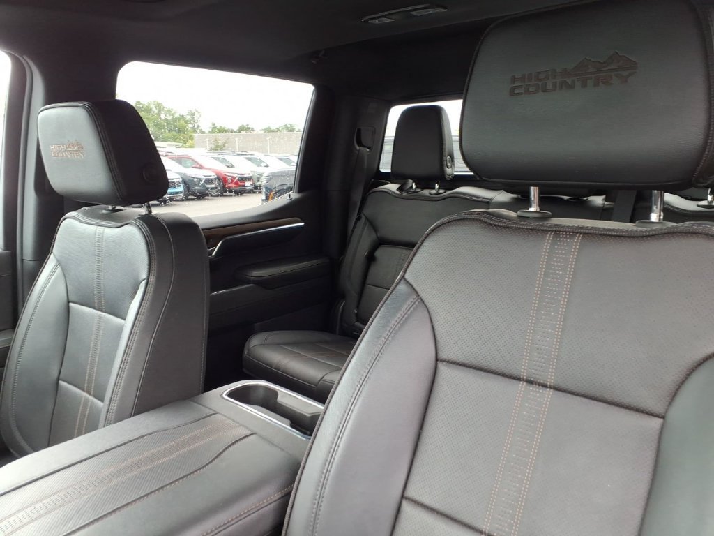 Certified 2023 Chevrolet Silverado 1500 High Country w/ High Country Premium Package AWD/4WD image 11