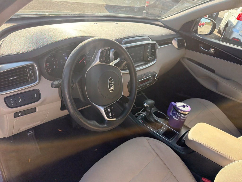 Used 2019 Kia Sorento FWD V6 image 6