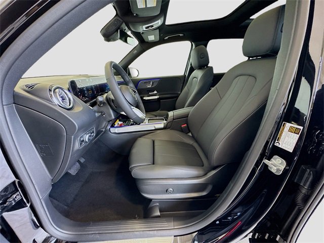 New 2025 Mercedes-Benz GLB 250 4MATIC image 4