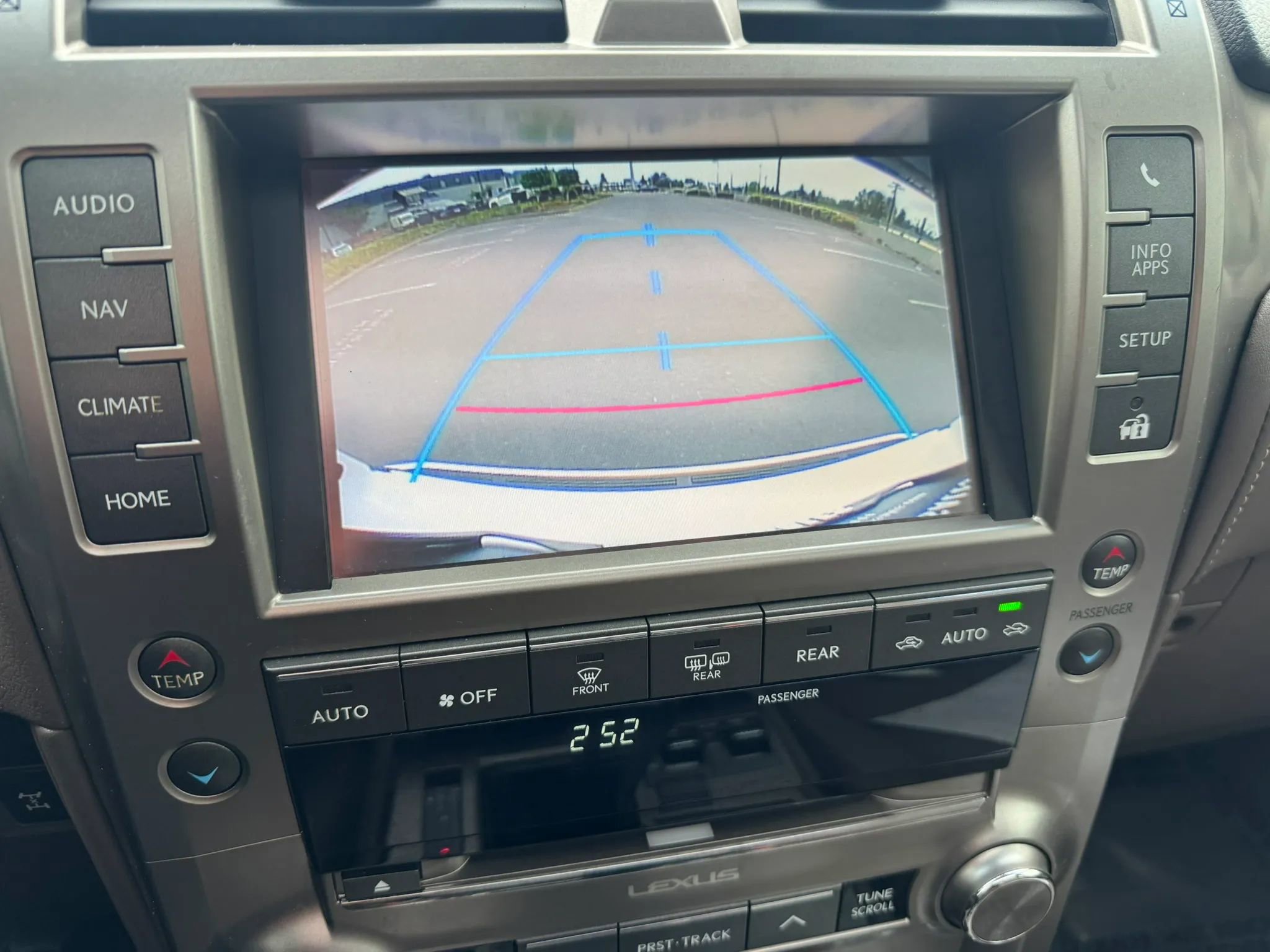 Used 2014 Lexus GX 460 w/ Premium Package AWD/4WD image 36