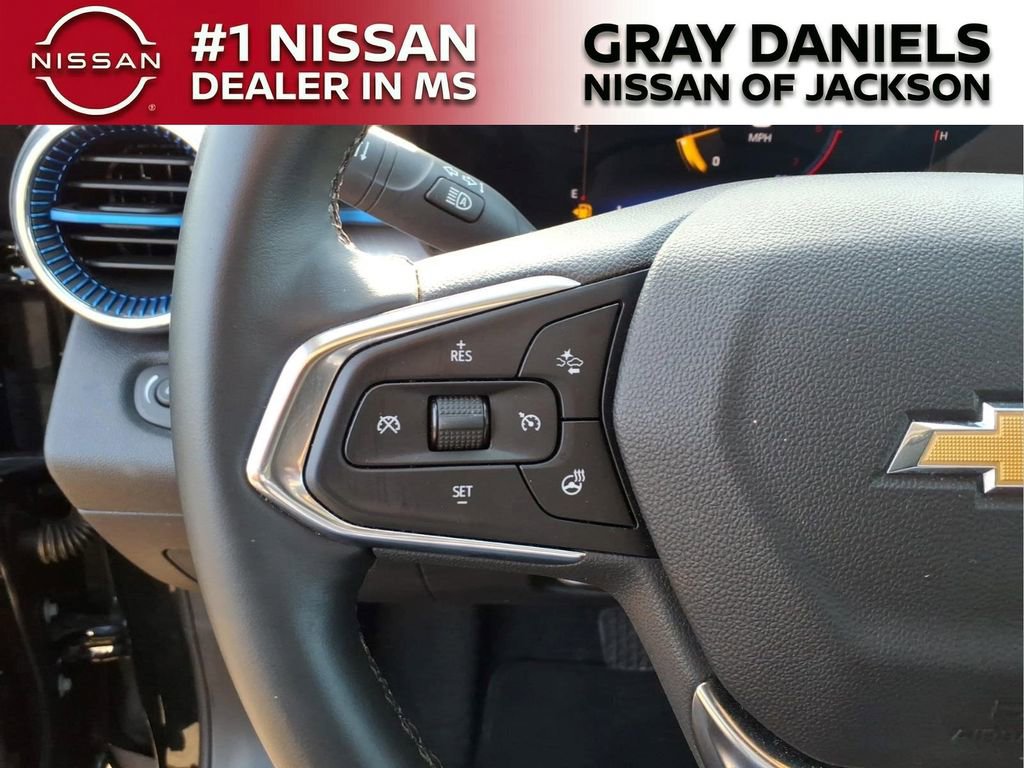 Used 2025 Chevrolet Trax LT w/ LT Convenience Package FWD image 13