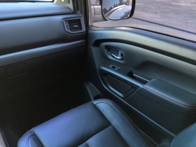Used 2021 Nissan Titan PRO-4X w/ Pro-4x Convenience Package image 18