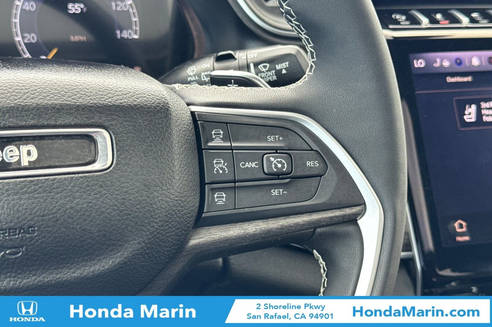 Used 2024 Jeep Grand Cherokee L Limited AWD/4WD image 32