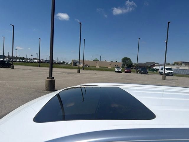 Used 2025 Kia Telluride EX w/ EX Captain's Chair Package FWD image 4