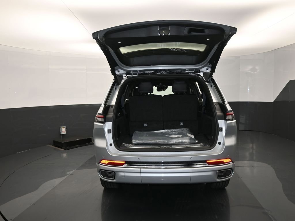Used 2024 Jeep Grand Cherokee L Overland image 34