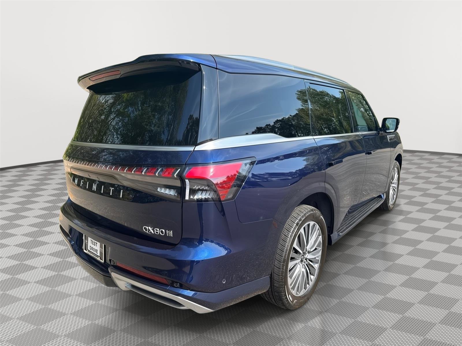 Certified 2025 INFINITI QX80 Sensory image 6