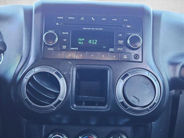 Used 2017 Jeep Wrangler Unlimited Sport w/ Connectivity Group AWD/4WD image 18