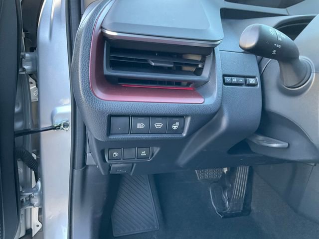 Used 2025 Toyota Prius Plug-In Hybrid FWD image 9
