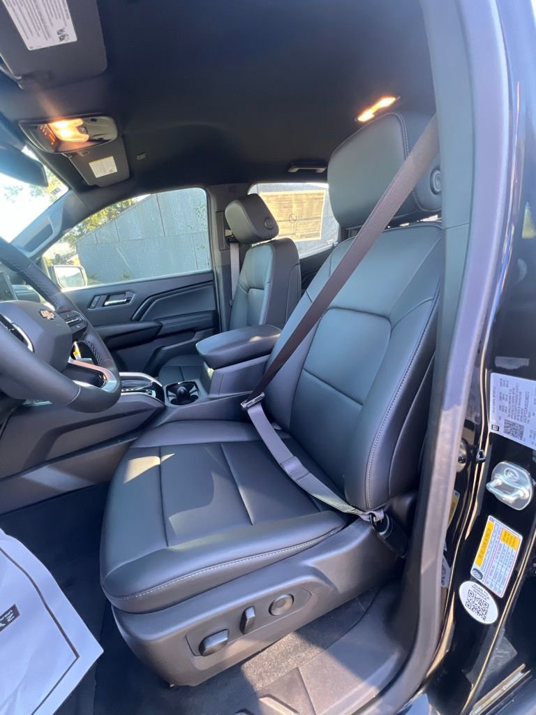 New 2025 Chevrolet Colorado LT w/ LT Convenience Package image 15