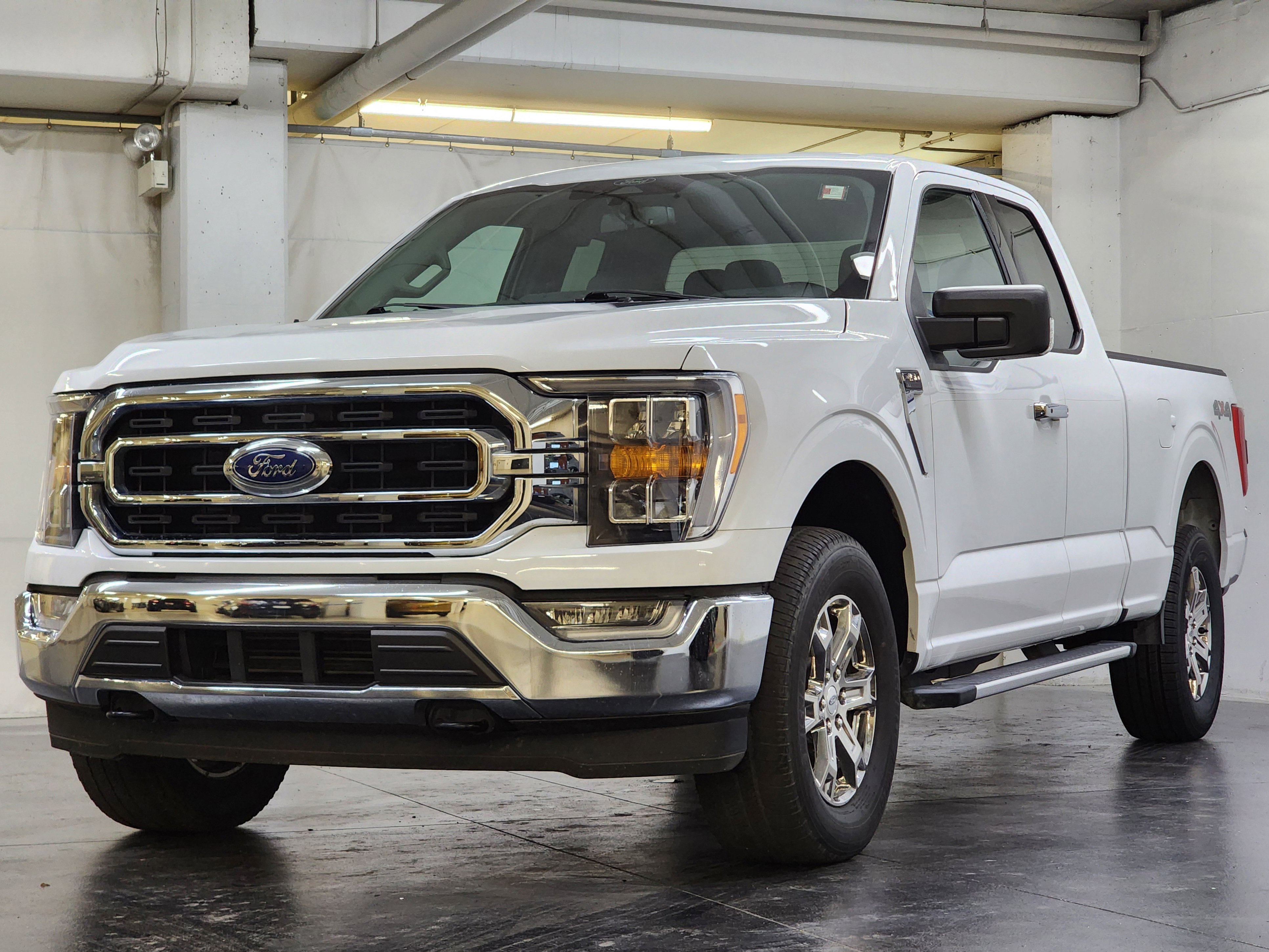 Used 2022 Ford F150 XLT w/ Equipment Group 302A High image 9