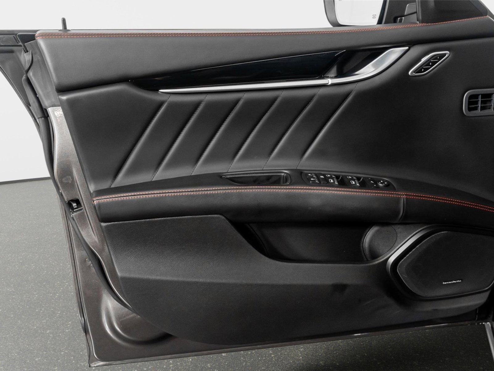 Used 2023 Maserati Ghibli Modena Q4 AWD/4WD image 50