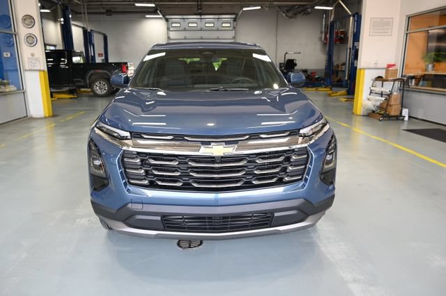 New 2027 Chevrolet Equinox LT w/ Convenience Package II FWD image 2