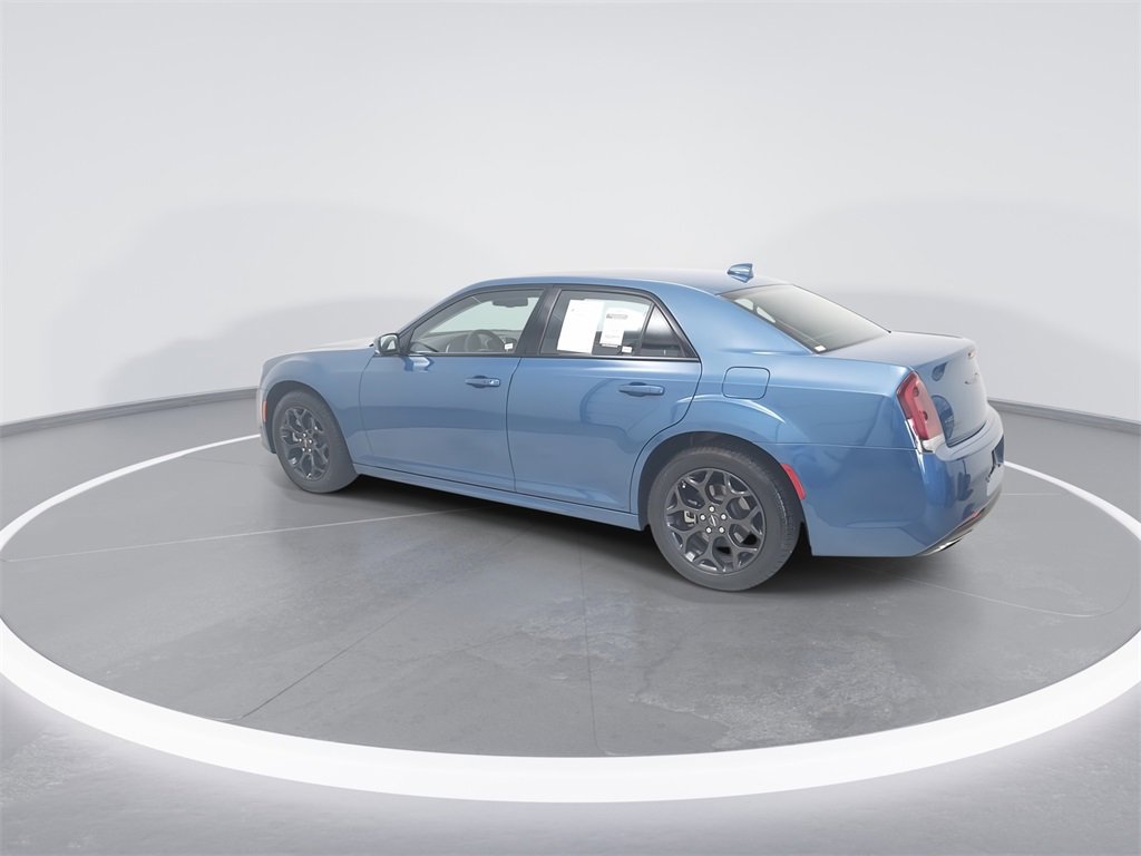 Used 2023 Chrysler 300 Touring L w/ Safetytec Plus Group image 5