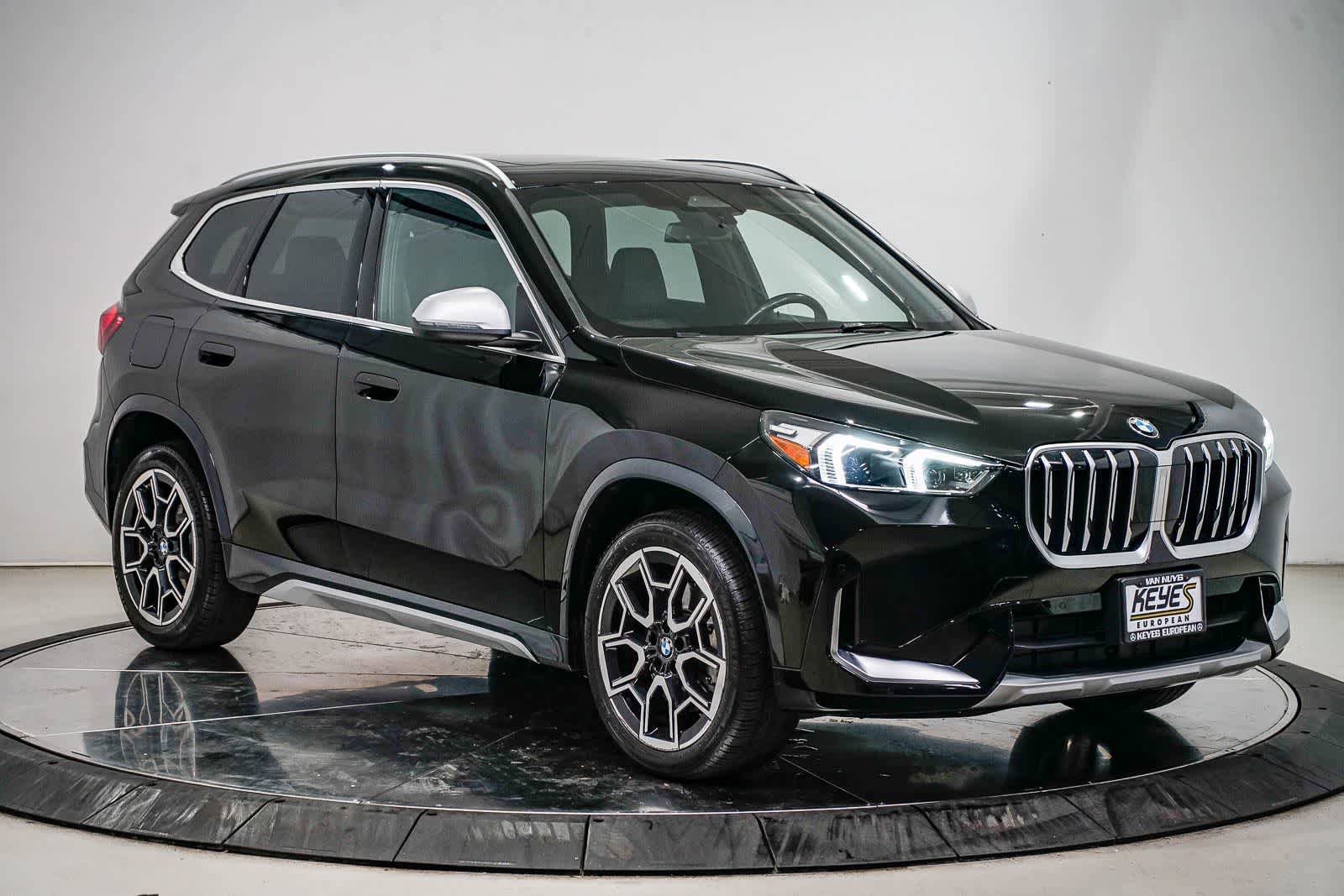 Used 2023 BMW X1 xDrive28i w/ Convenience Package AWD/4WD image 5