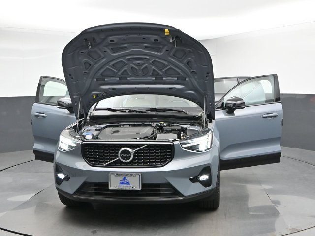 Used 2023 Volvo XC40 B5 Plus w/ Protection Package Premier AWD/4WD image 52