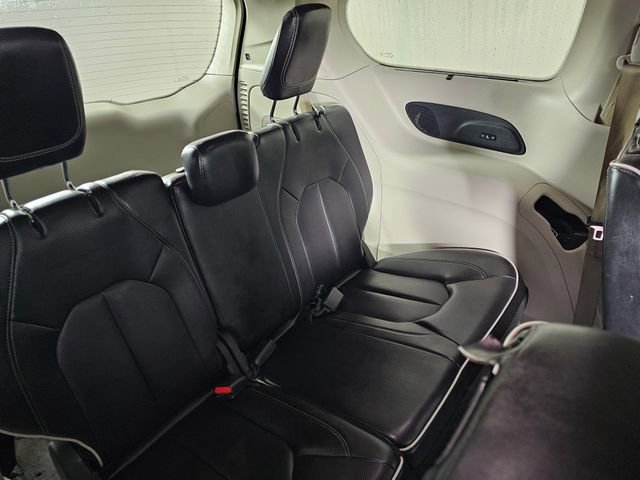 Used 2021 Chrysler Pacifica Limited image 13