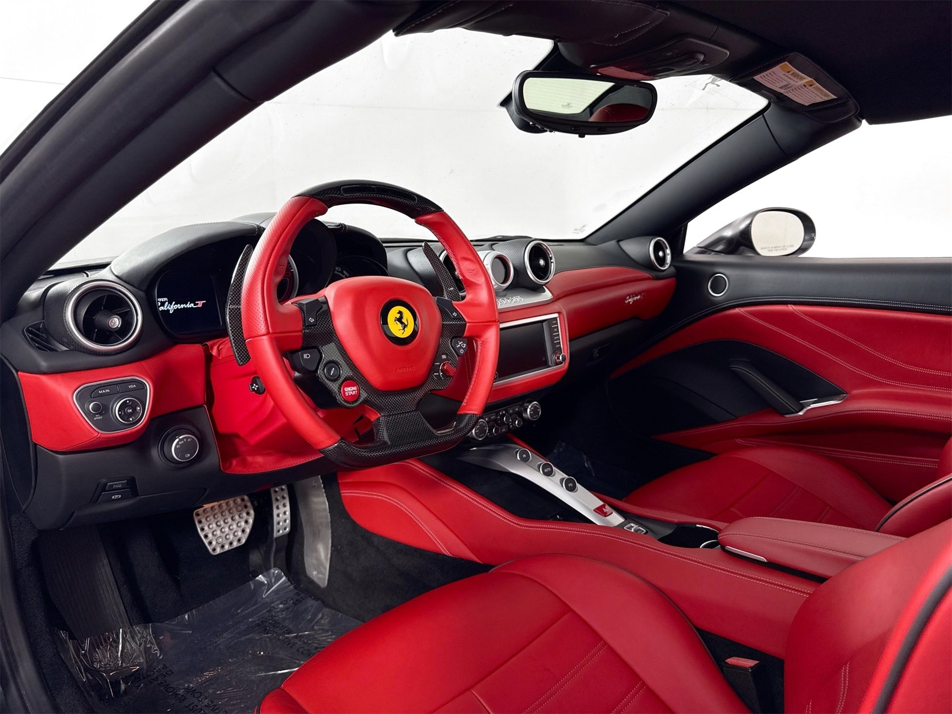 Certified 2017 Ferrari California T image 20