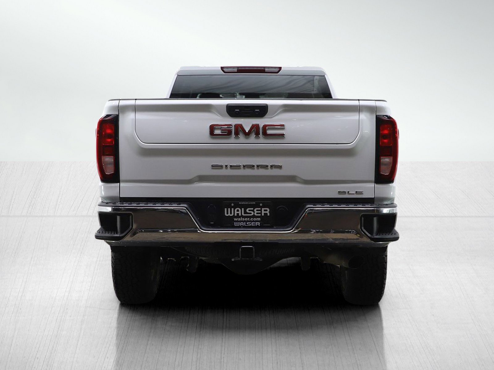 Used 2024 GMC Sierra 3500 SLE w/ SLE Convenience Package image 4