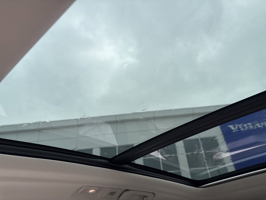 Certified 2023 Volvo XC60 B5 Core image 25