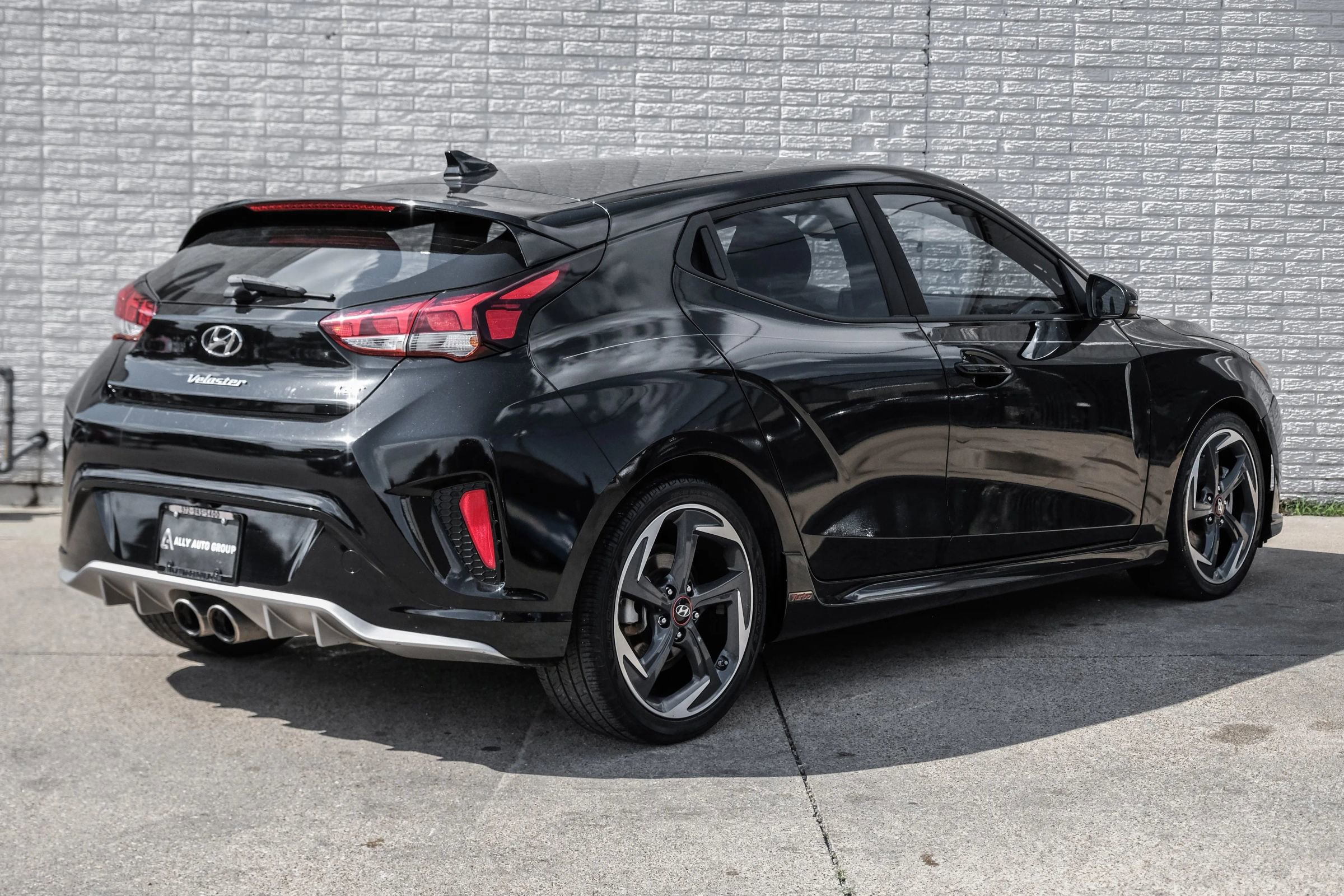 Used 2020 Hyundai Veloster Turbo FWD image 8