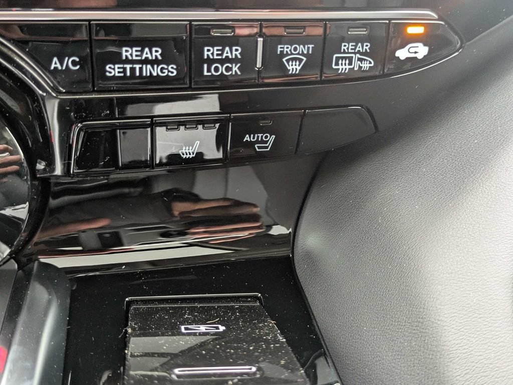 Used 2026 Acura MDX w/ Technology Package FWD image 25