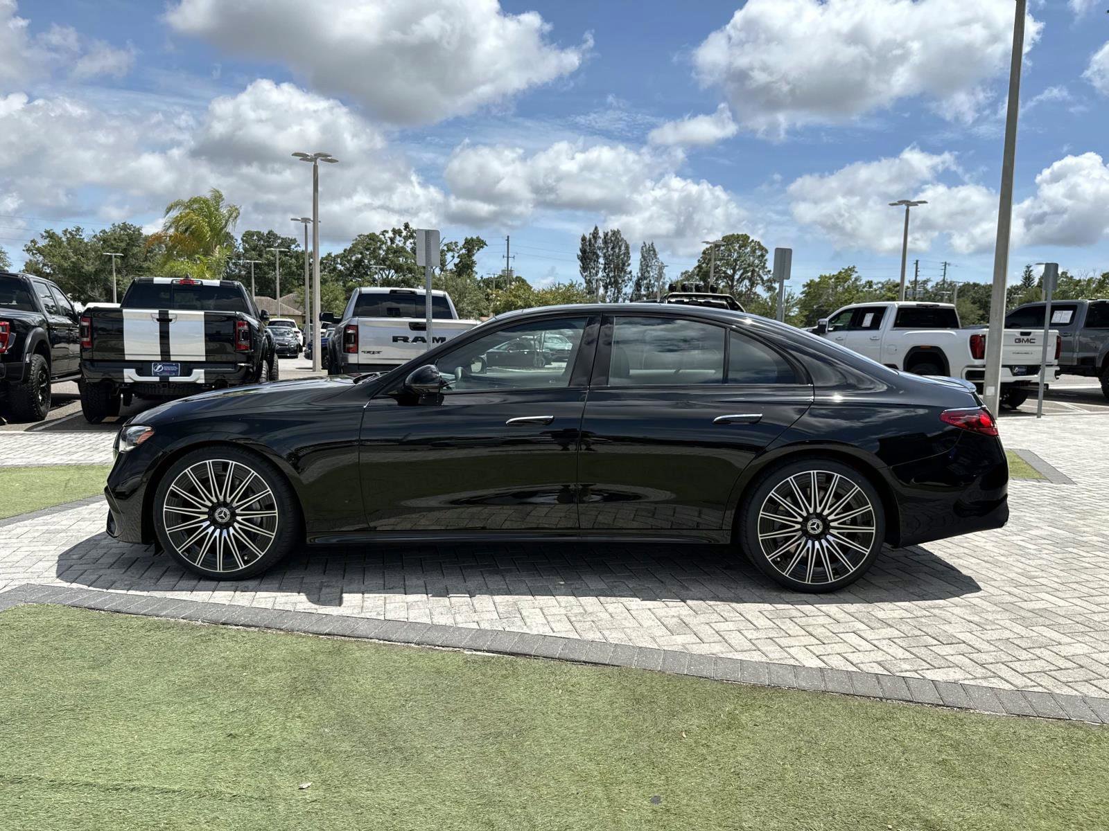 New 2026 Mercedes-Benz E 450 4MATIC Sedan image 3