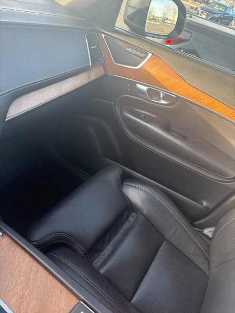 Used 2017 Volvo XC90 T6 Inscription w/ Vision Package image 21
