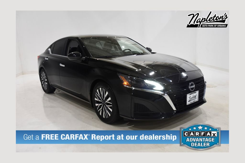 Used 2023 Nissan Altima 2.5 SV w/ SV Premium Package image 1
