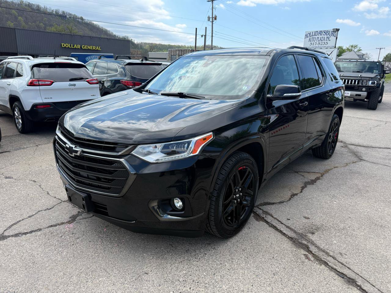 Used 2019 Chevrolet Traverse Premier w/ Redline Edition AWD/4WD image 3