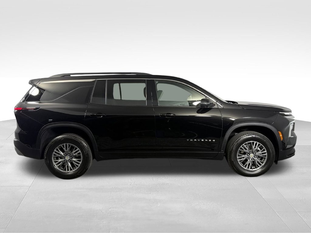 Used 2026 Chevrolet Traverse LT w/ Driver Confidence Package FWD image 6