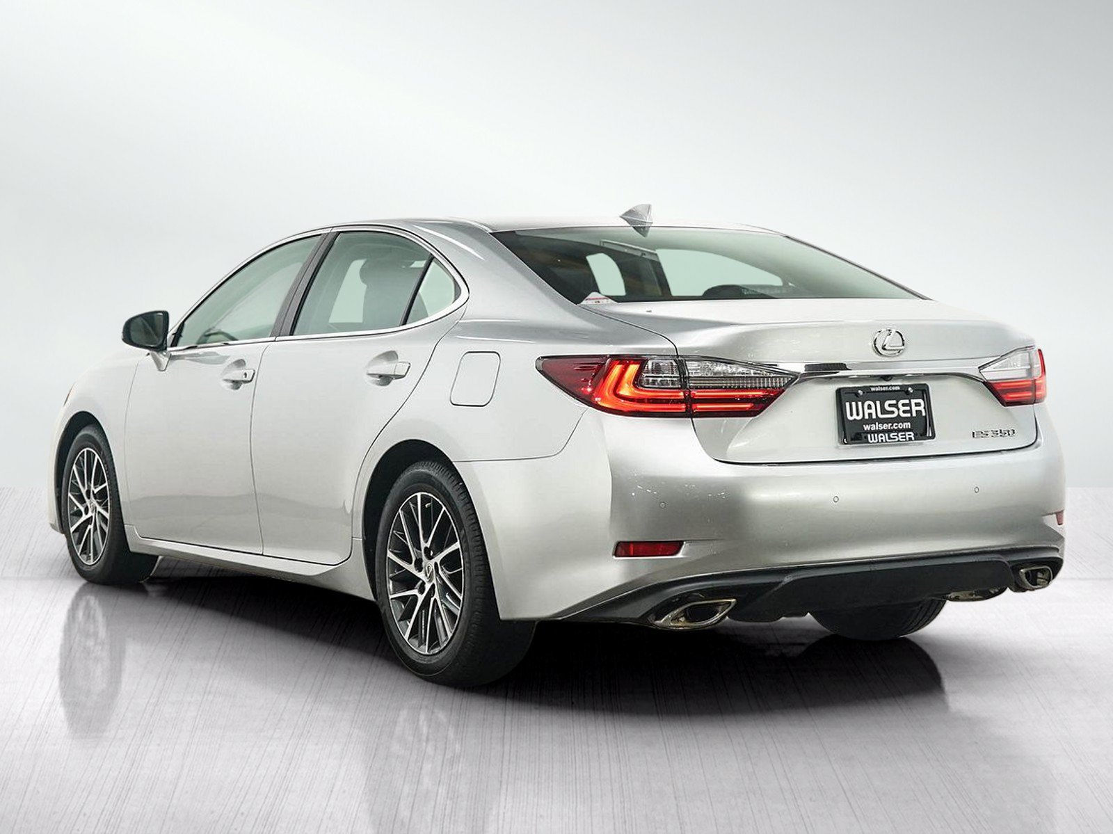 Used 2017 Lexus ES 350 w/ Luxury Package FWD image 3
