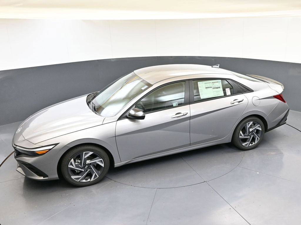 Certified 2025 Hyundai Elantra Sport FWD image 36