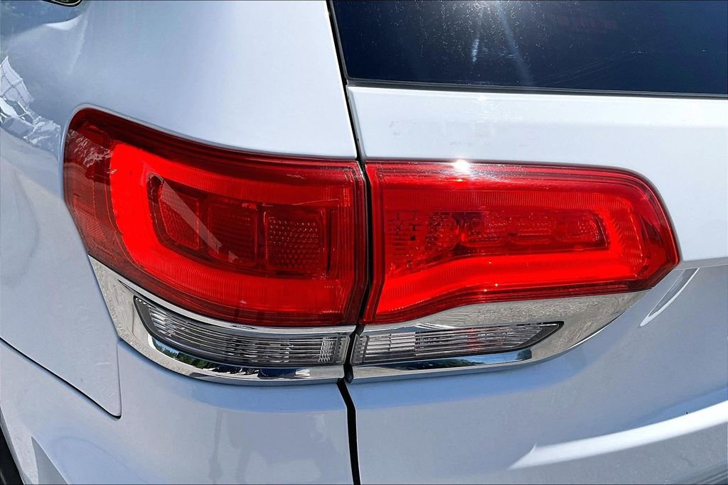 Used 2014 Jeep Grand Cherokee Limited w/ Mopar Chrome Edition Group image 30