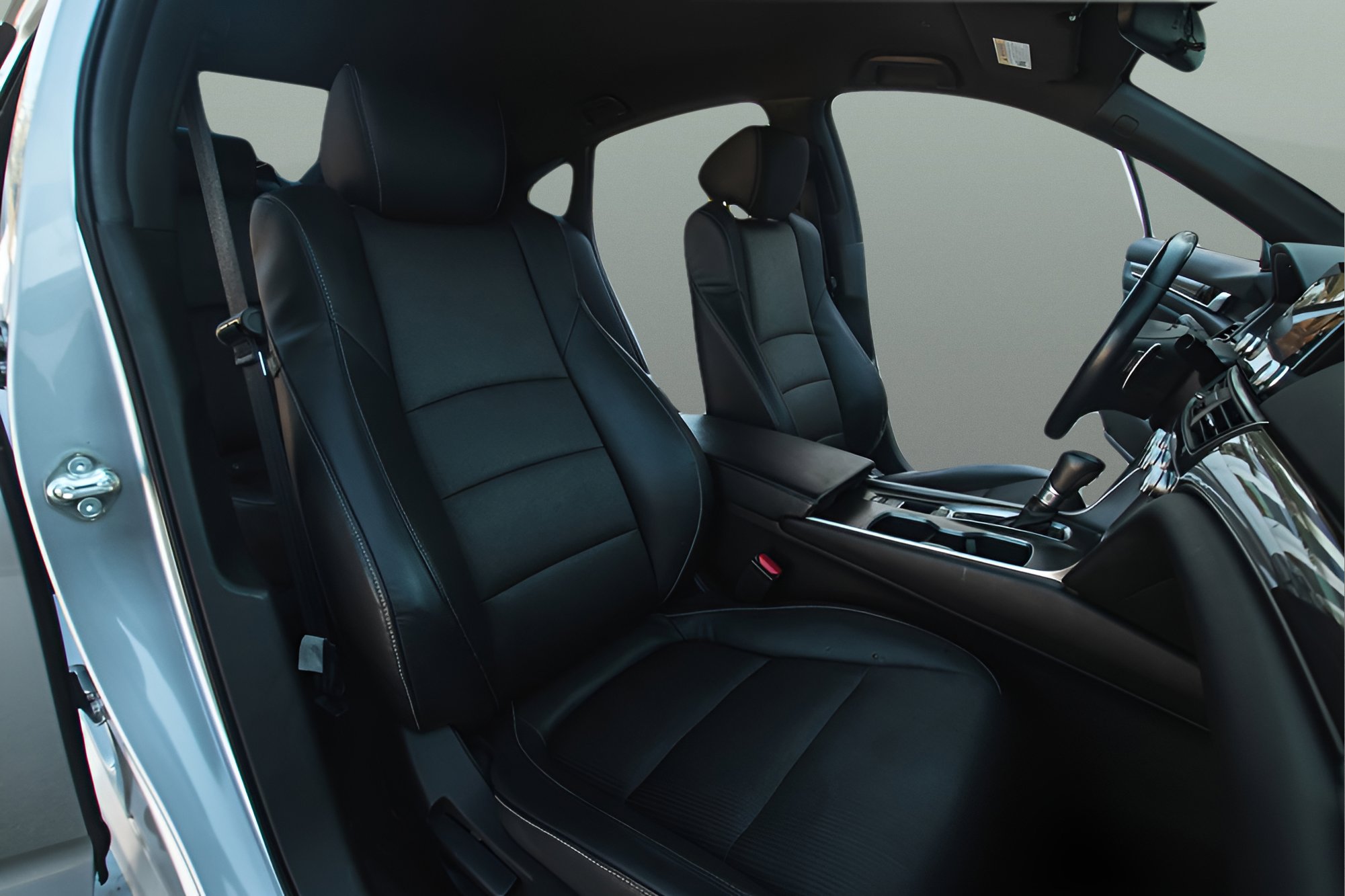 Used 2018 Honda Accord Sport image 13