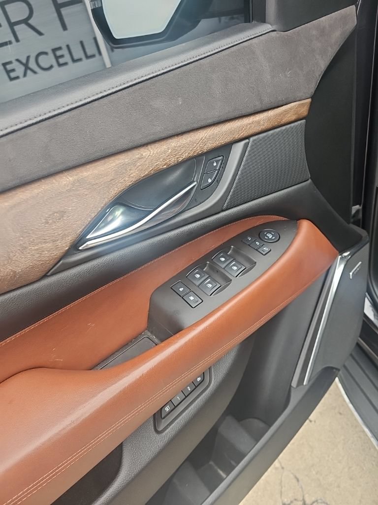 Used 2016 Cadillac Escalade ESV Luxury AWD/4WD image 8