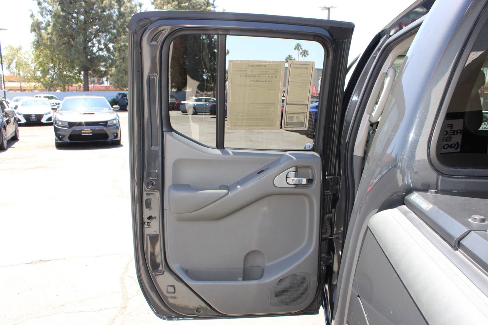 Used 2014 Nissan Frontier SV w/ SV Value Truck Package image 10