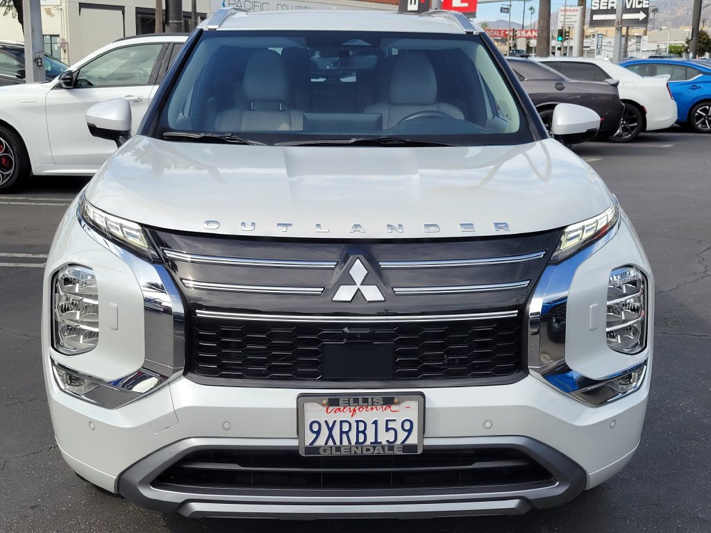 Used 2025 Mitsubishi Outlander AWD image 33