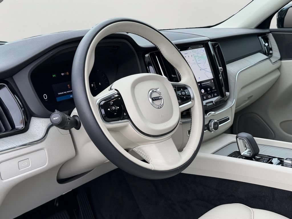 Certified 2024 Volvo XC60 B5 Plus w/ Climate Package AWD/4WD image 18