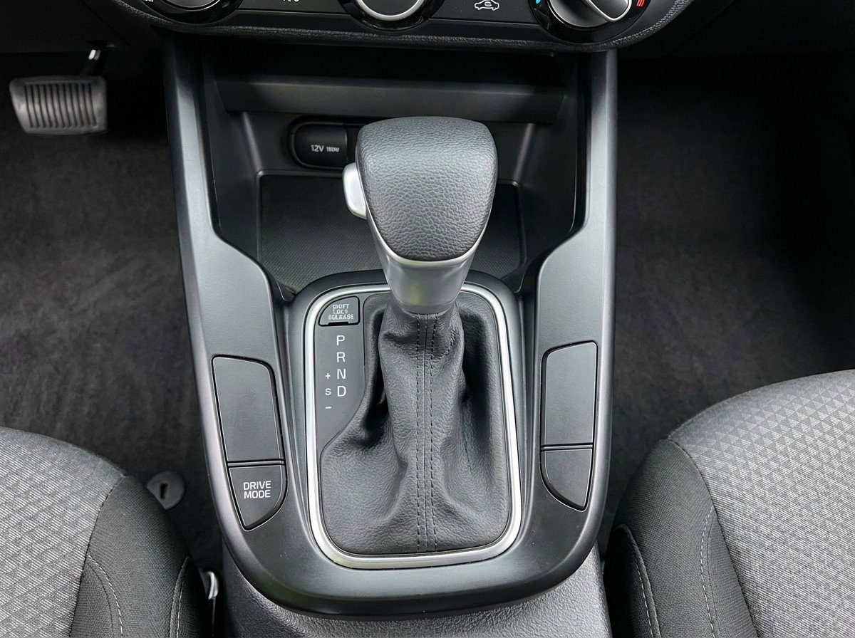 Used 2025 Kia Soul LX w/ LX Technology Package FWD image 16