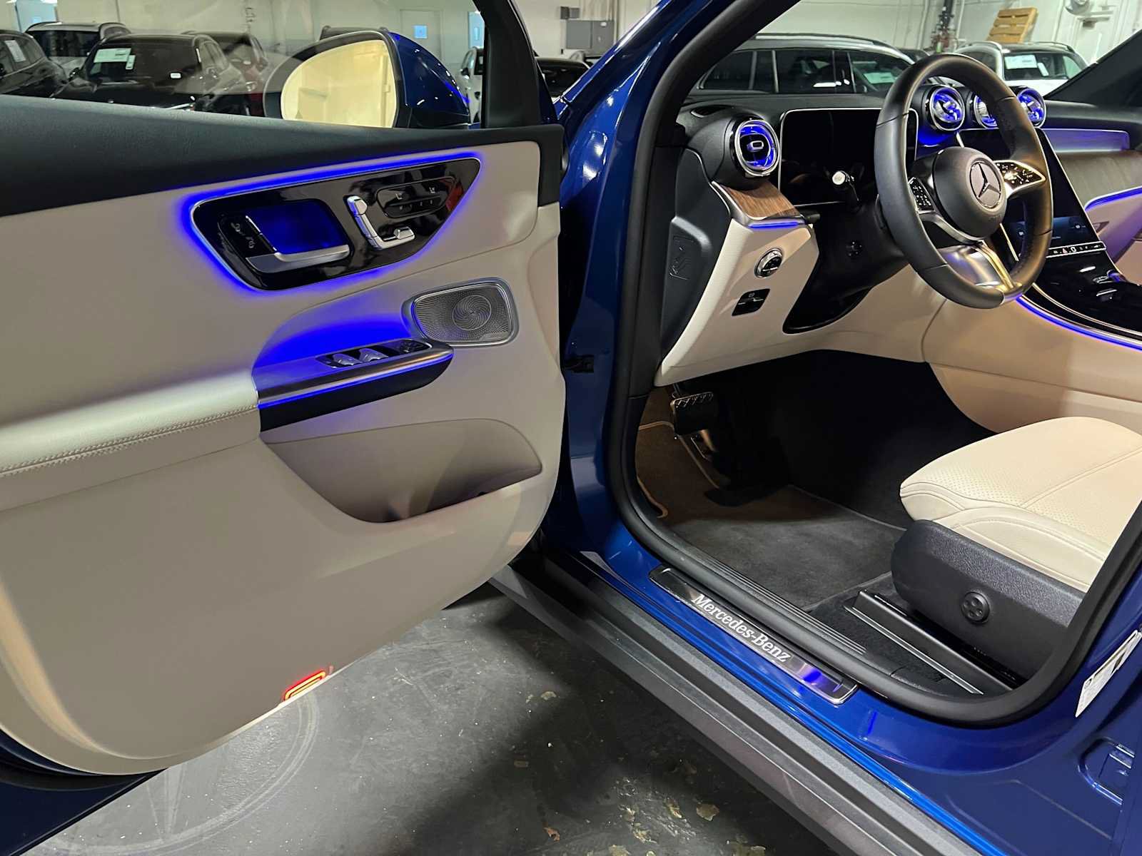 Used 2025 Mercedes-Benz GLC 300 image 20