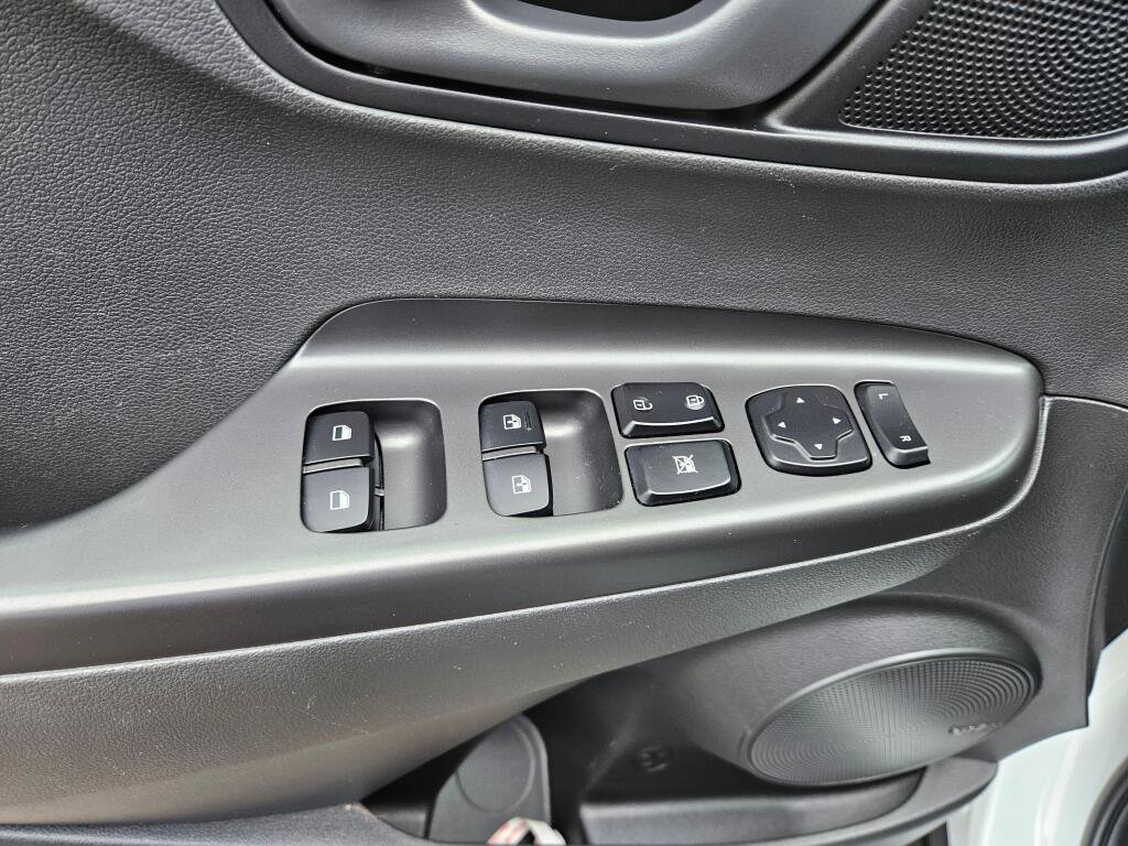 Used 2019 Hyundai Kona SEL w/ SEL Tech Package 02 AWD/4WD image 18