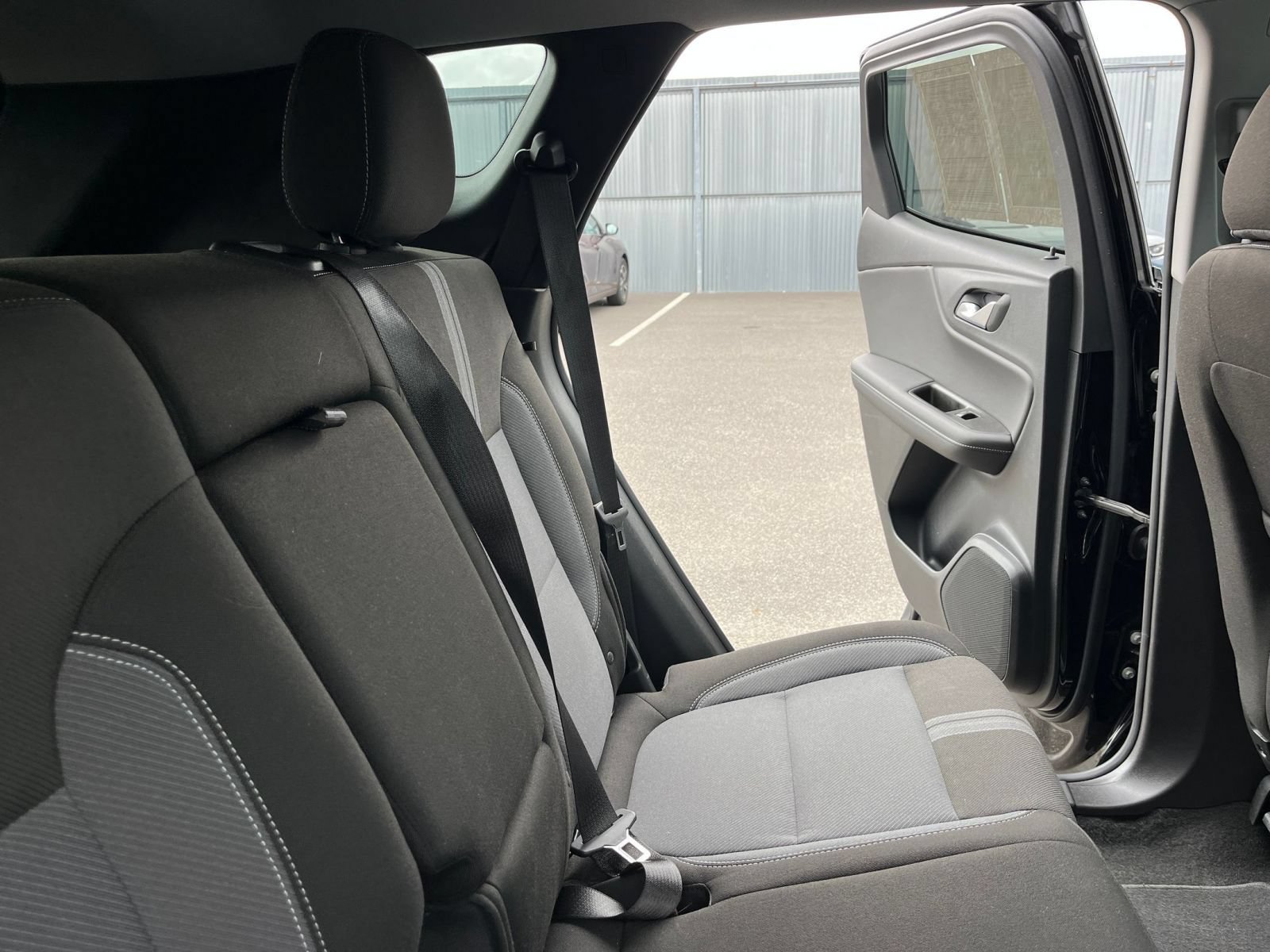 Used 2026 Chevrolet Blazer LT FWD image 37