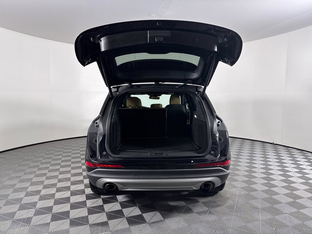 Used 2022 Lincoln Corsair Reserve w/ Equipment Group 201A image 9