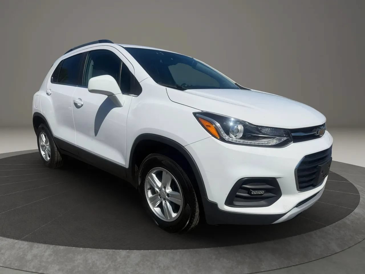 Used 2020 Chevrolet Trax LT AWD/4WD image 3