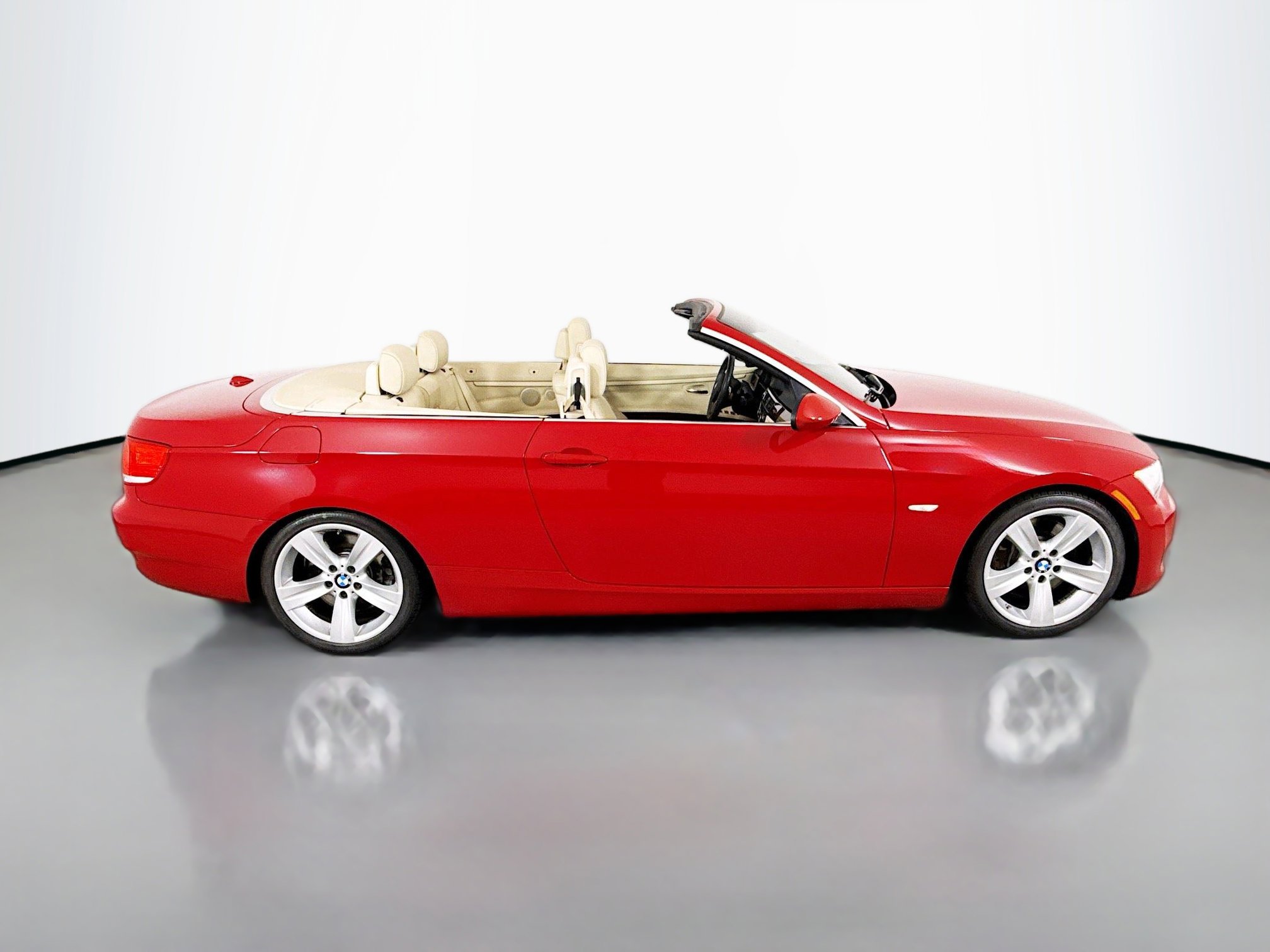 Used 2009 BMW 335i Convertible image 8