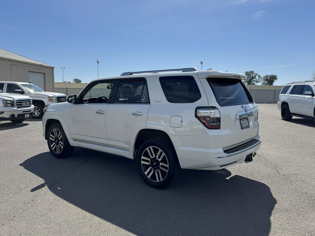 Used 2018 Toyota 4Runner Limited AWD/4WD image 7