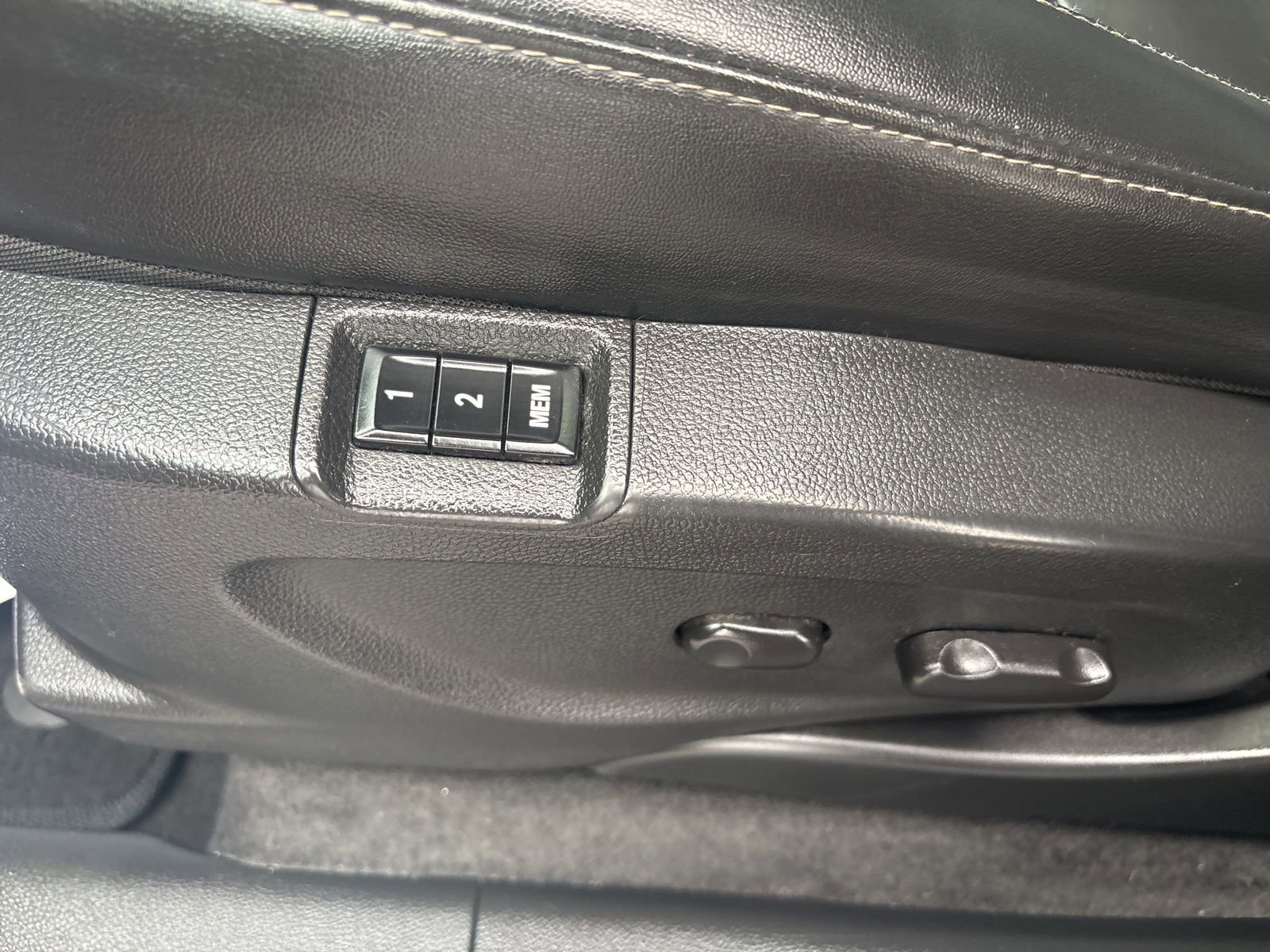 Used 2015 Buick Encore Premium AWD/4WD image 24