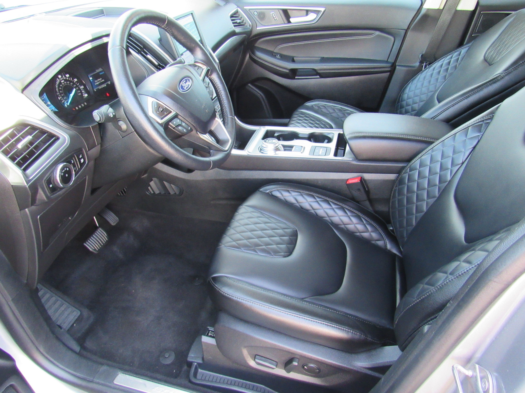 Used 2024 Ford Edge Titanium image 12
