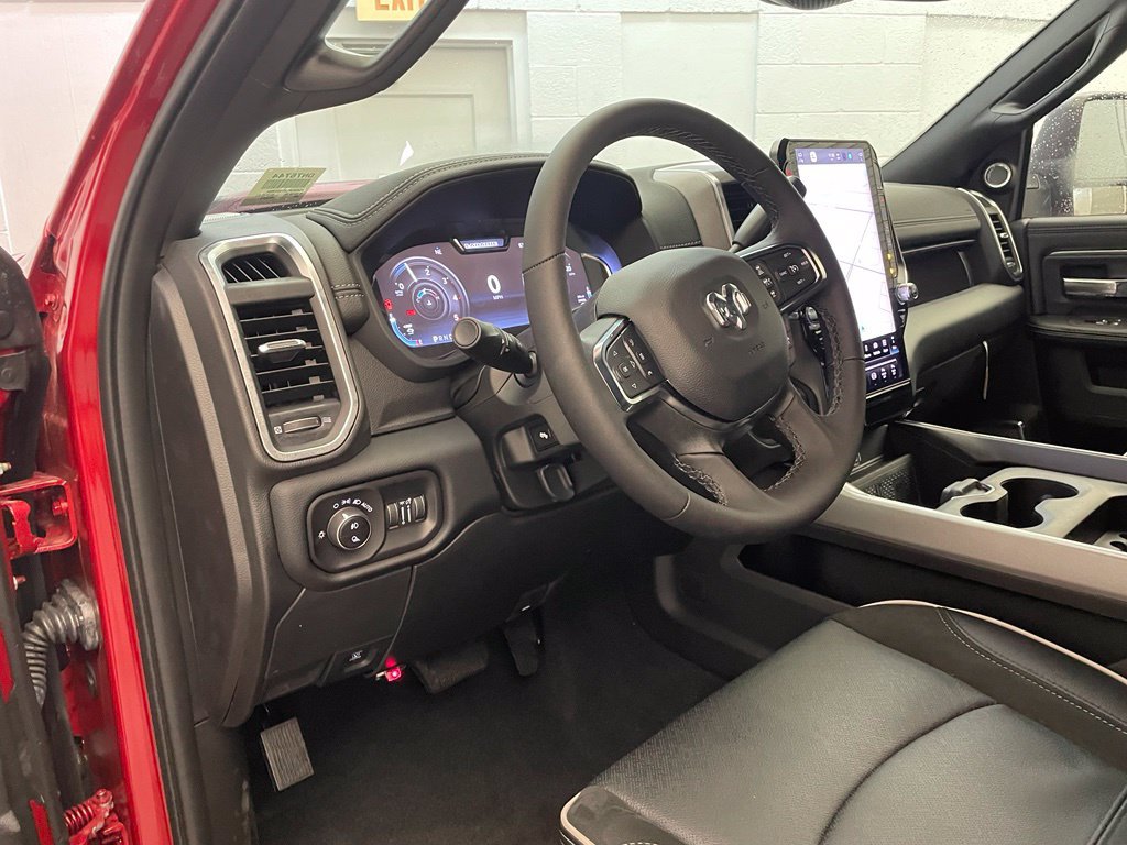 New 2026 RAM 2500 Laramie AWD/4WD image 18